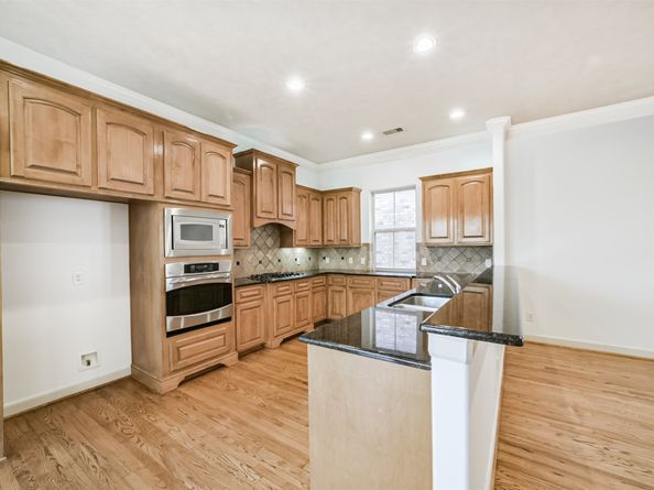 1833 Oakdale Street, Houston TX 77004