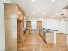 1833 Oakdale Street, Houston TX 77004