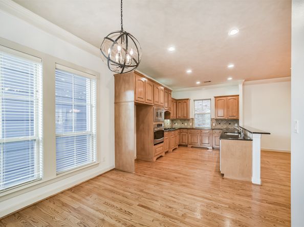 1833 Oakdale Street, Houston TX 77004