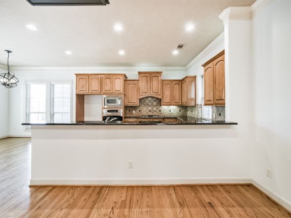 1833 Oakdale Street, Houston TX 77004