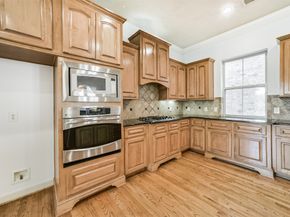 1833 Oakdale Street, Houston TX 77004