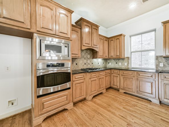 1833 Oakdale Street, Houston TX 77004