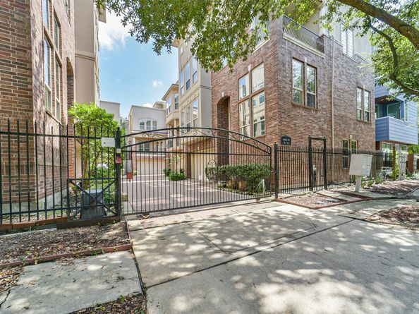 1833 Oakdale Street, Houston TX 77004