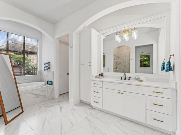 7 Mohawk Path Place, The Woodlands TX 77389