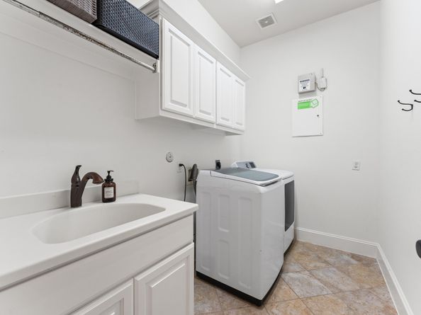 7 Mohawk Path Place, The Woodlands TX 77389