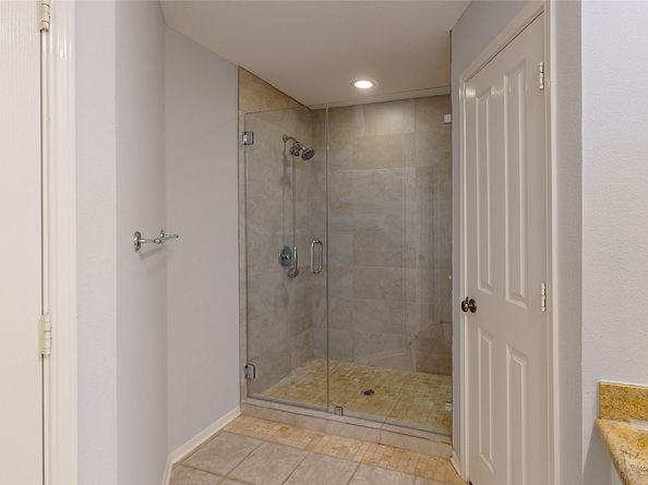 21 Scarlet Woods Court, The Woodlands TX 77380