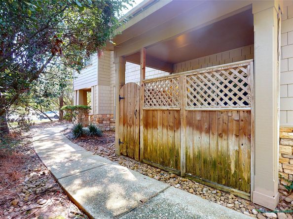 21 Scarlet Woods Court, The Woodlands TX 77380