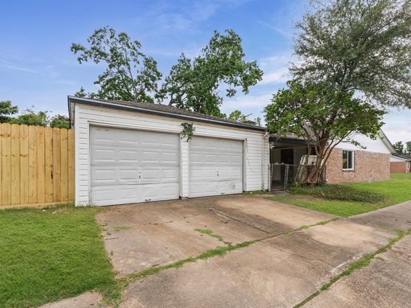 7303 Augustine Drive, Houston TX 77036