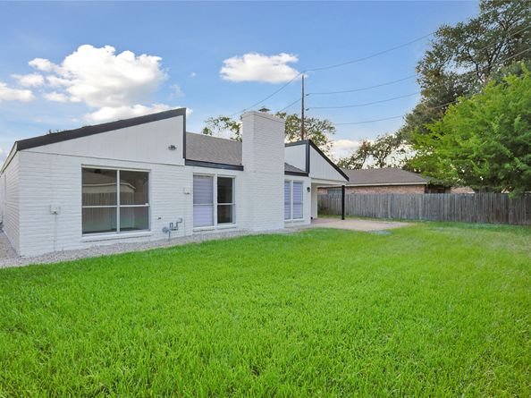 4832 Whispering Falls Drive, Houston TX 77084