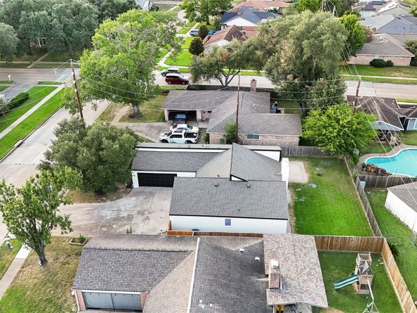 4832 Whispering Falls Drive, Houston TX 77084