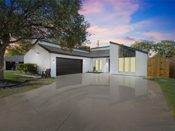 4832 Whispering Falls Drive, Houston TX 77084