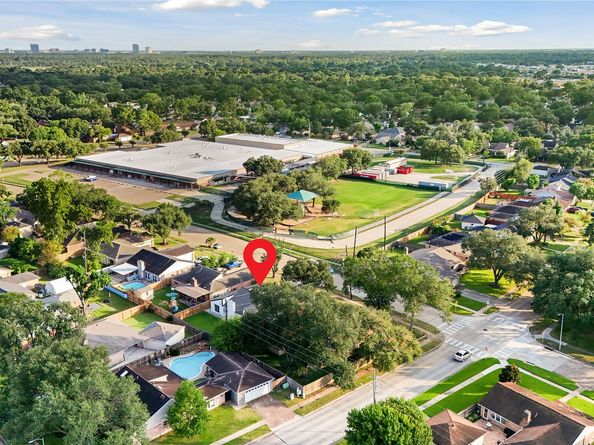 4832 Whispering Falls Drive, Houston TX 77084