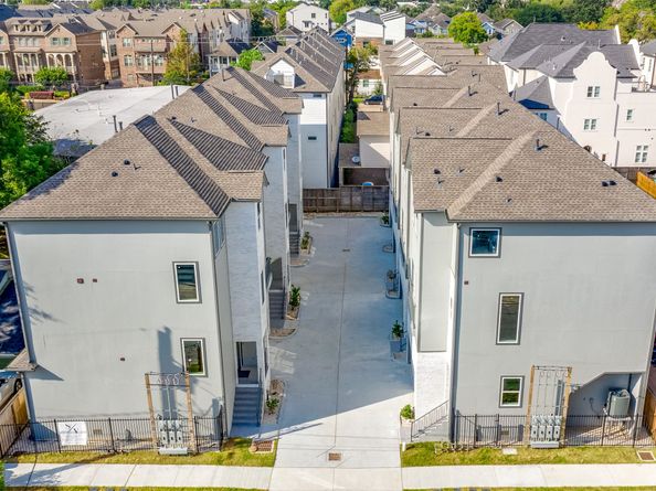 1541 W 22nd Street, Houston TX 77008