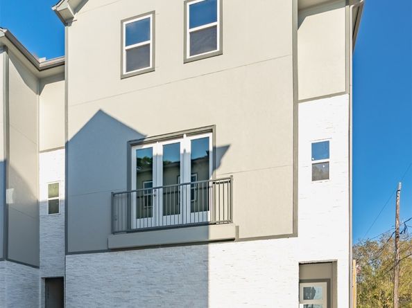 1541 W 22nd Street, Houston TX 77008