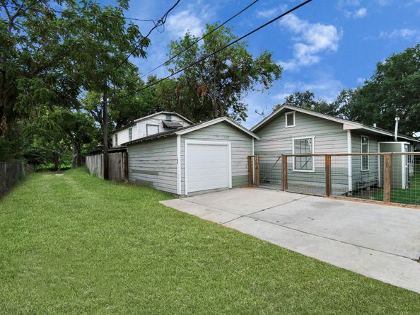 106 Kemton Street, Houston TX 77012