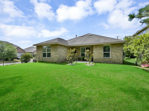 2 Craven Park Court, Magnolia TX 77354