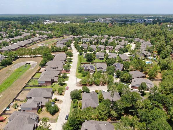 2 Craven Park Court, Magnolia TX 77354