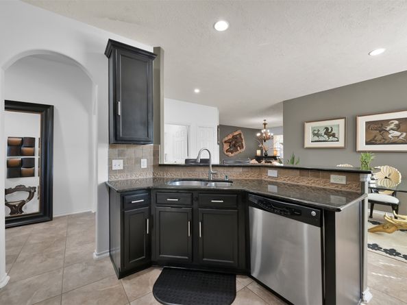 2 Craven Park Court, Magnolia TX 77354