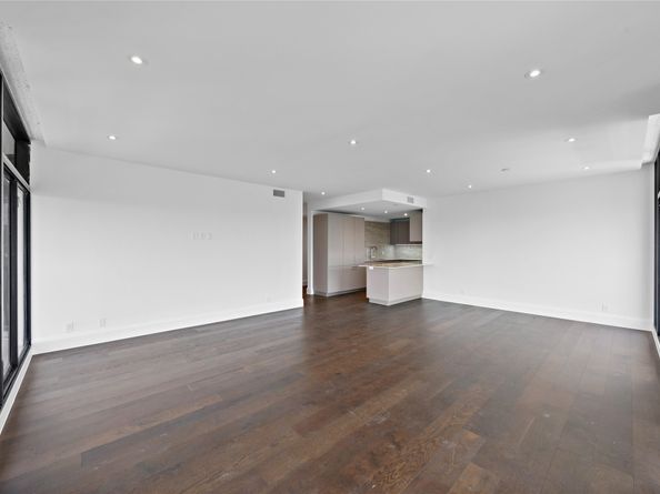 1701 Hermann Drive 21F, Houston TX 77004
