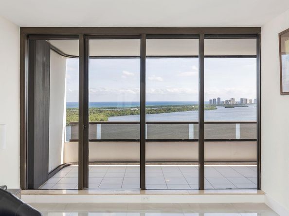 100 Lakeshore Drive 1753, North Palm Beach FL 33408