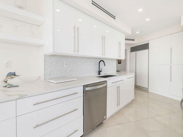 100 Lakeshore Drive 1753, North Palm Beach FL 33408