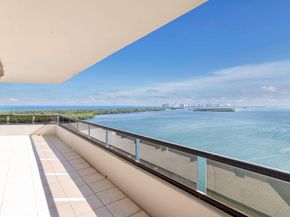 100 Lakeshore Drive 1753, North Palm Beach FL 33408