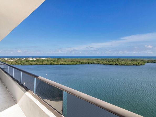 100 Lakeshore Drive 1753, North Palm Beach FL 33408