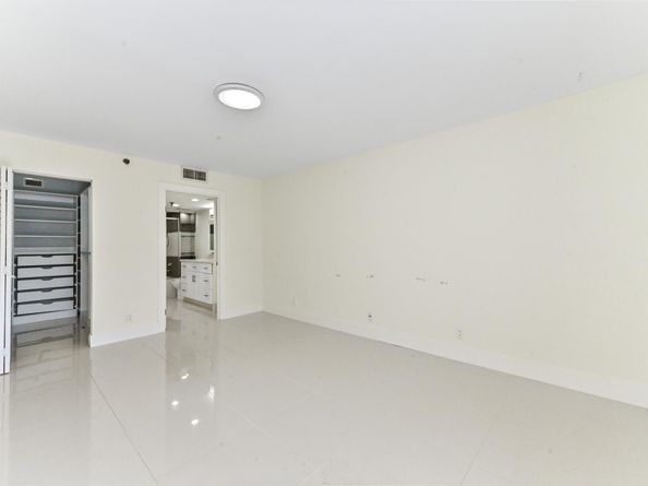 198 NW 67th Street 302, Boca Raton FL 33487