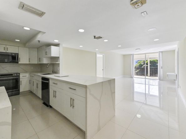 198 NW 67th Street 302, Boca Raton FL 33487