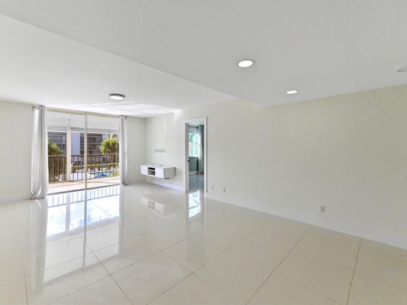 198 NW 67th Street 302, Boca Raton FL 33487