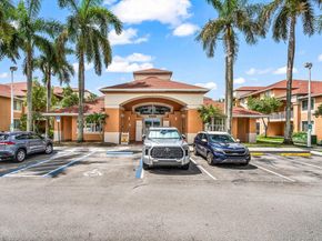 6900 SW 39th Street 101j, Davie FL 33314