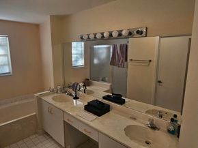 11453 Lakeview Drive 4a, Coral Springs FL 33071