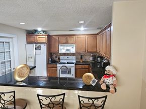 11453 Lakeview Drive 4a, Coral Springs FL 33071