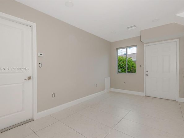 811-817 NW 3rd Avenue, Fort Lauderdale FL 33311