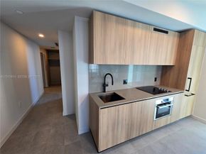 121 NE 5 Street 2908, Miami FL 33132