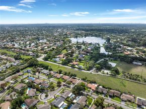 1110 Cedar Creek Way, Davie FL 33325