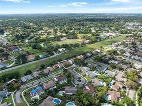 1110 Cedar Creek Way, Davie FL 33325