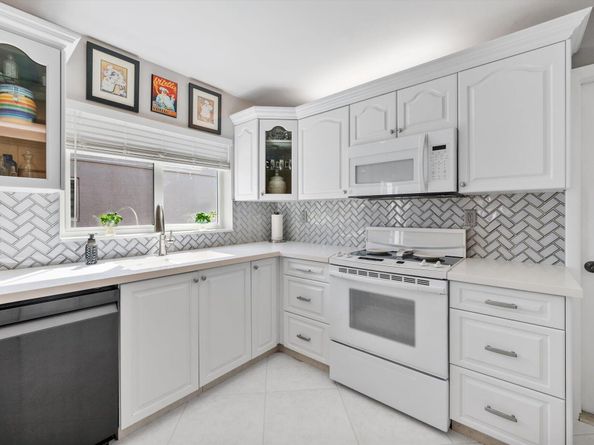 15541 Dover Court, Davie FL 33331