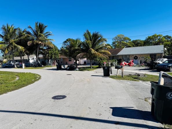 4732 Chariot Circle, Greenacres FL 33463