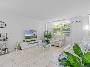 2016 Bay Drive 203, Miami Beach FL 33141