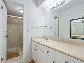 2016 Bay Drive 203, Miami Beach FL 33141