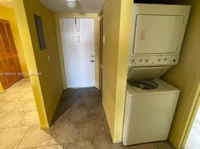 20815 NE 8th Court 20120, Miami FL 33179