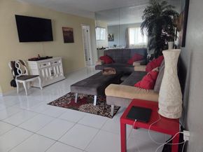 15610 NE 6th Ave 29C, Miami FL 33162