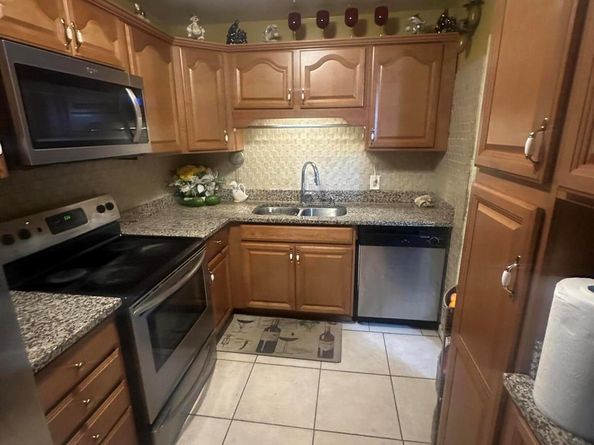 916 Caroline Avenue, West Palm Beach FL 33413