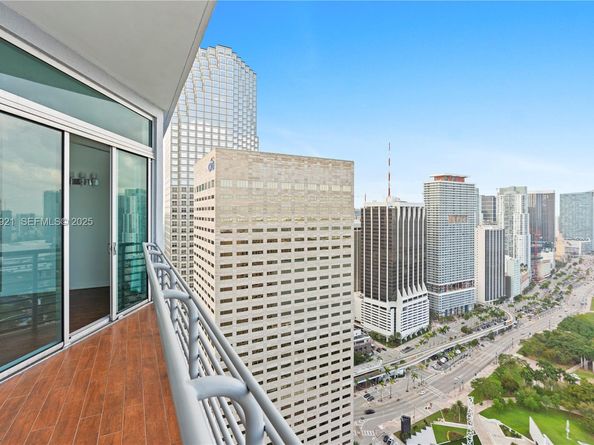 335 S Biscayne Boulevard UPH02, Miami FL 33131