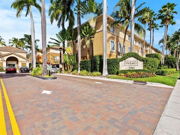 2811 NE 185th Street 801, Aventura FL 33180