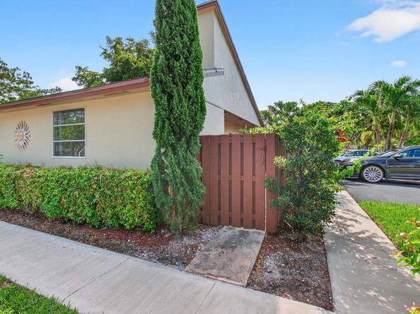11609 Orange Blossom Lane, Boca Raton FL 33428