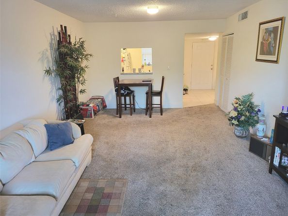 2800 Somerset 312, Lauderdale Lakes FL 33311