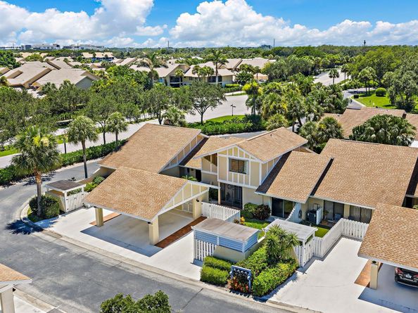 17205 Hilliard Terrace, Jupiter FL 33477