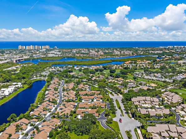 17205 Hilliard Terrace, Jupiter FL 33477